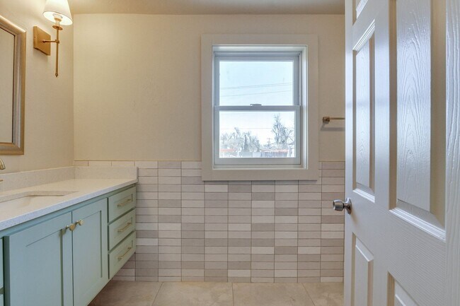 Building Photo - Updated one bed/one bath near Linwood in OKC