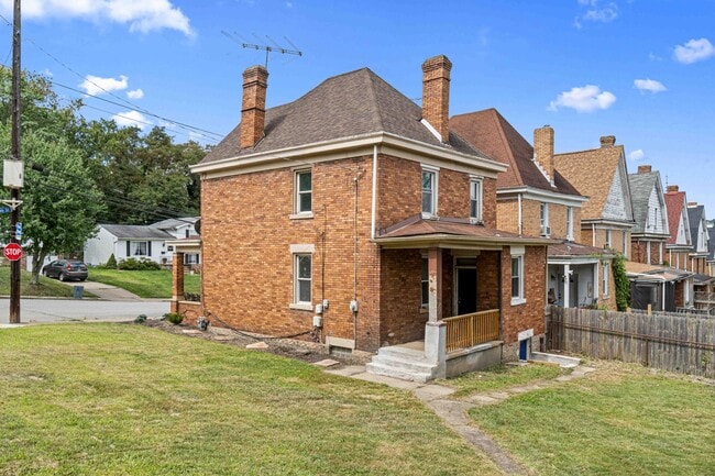 Building Photo - 4 Bed 1 Bath Single Family Home