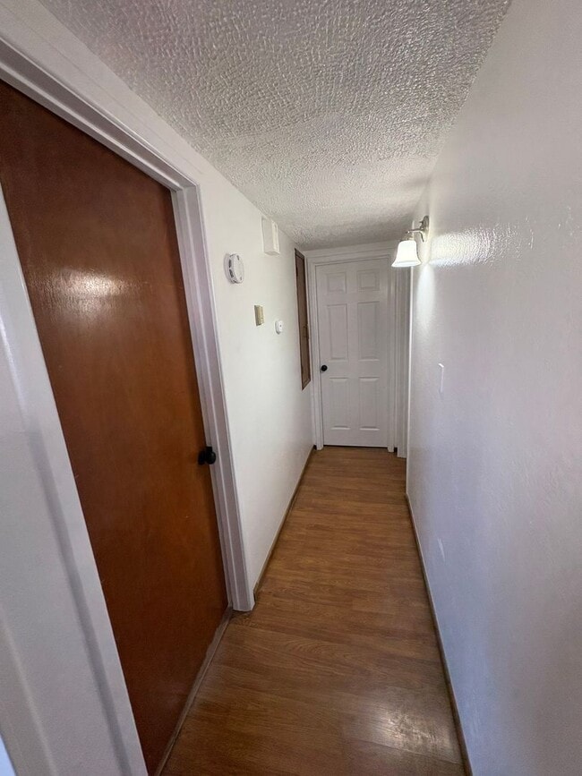 Building Photo - 4302