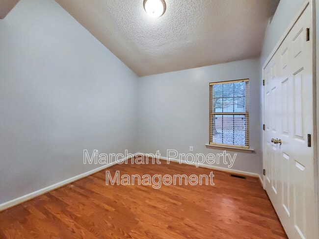Building Photo - 237 Oak Valley Dr