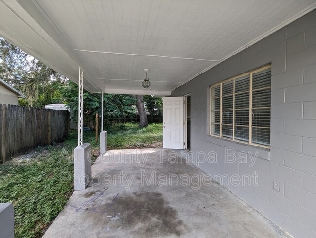 Building Photo - 1318 Divot Ln