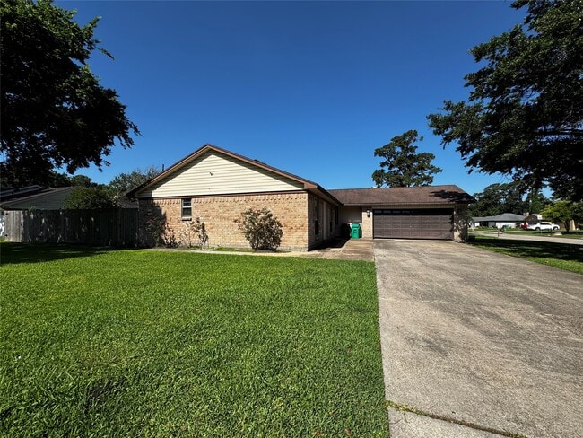 Building Photo - 9914 El Chaco Dr