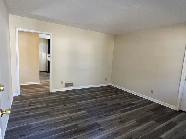 Building Photo - 4912 Valley Dale Ct