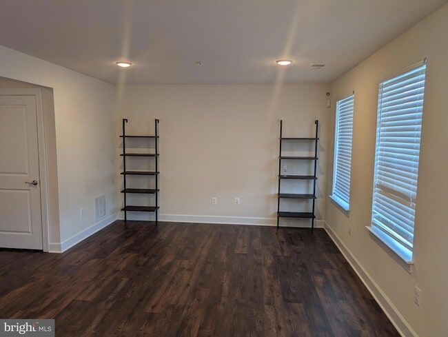 Building Photo - 3922 Rock Spring Dr