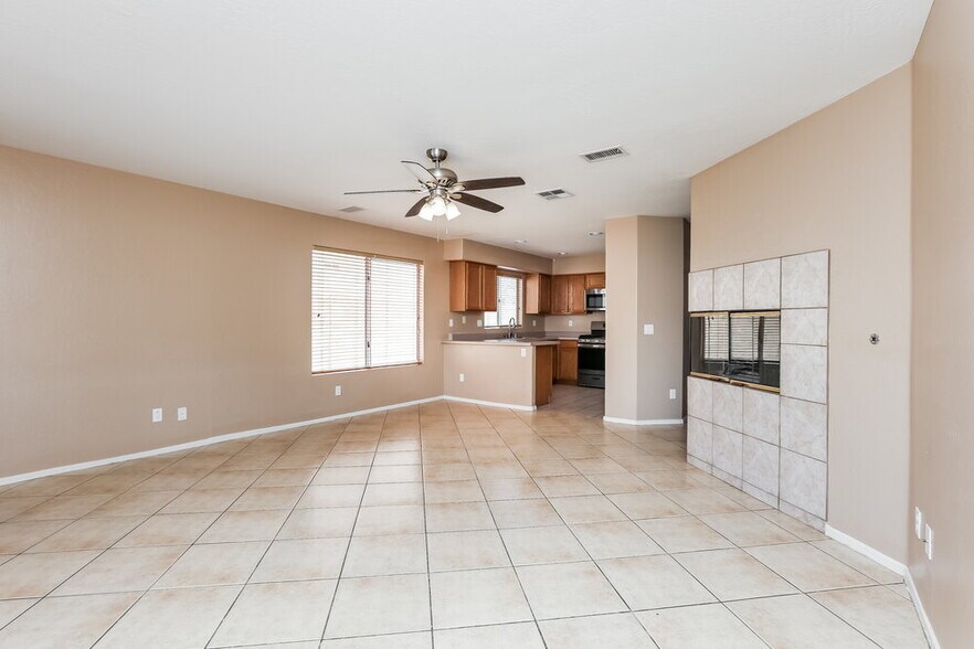 Building Photo - 1653 N 136th Ln