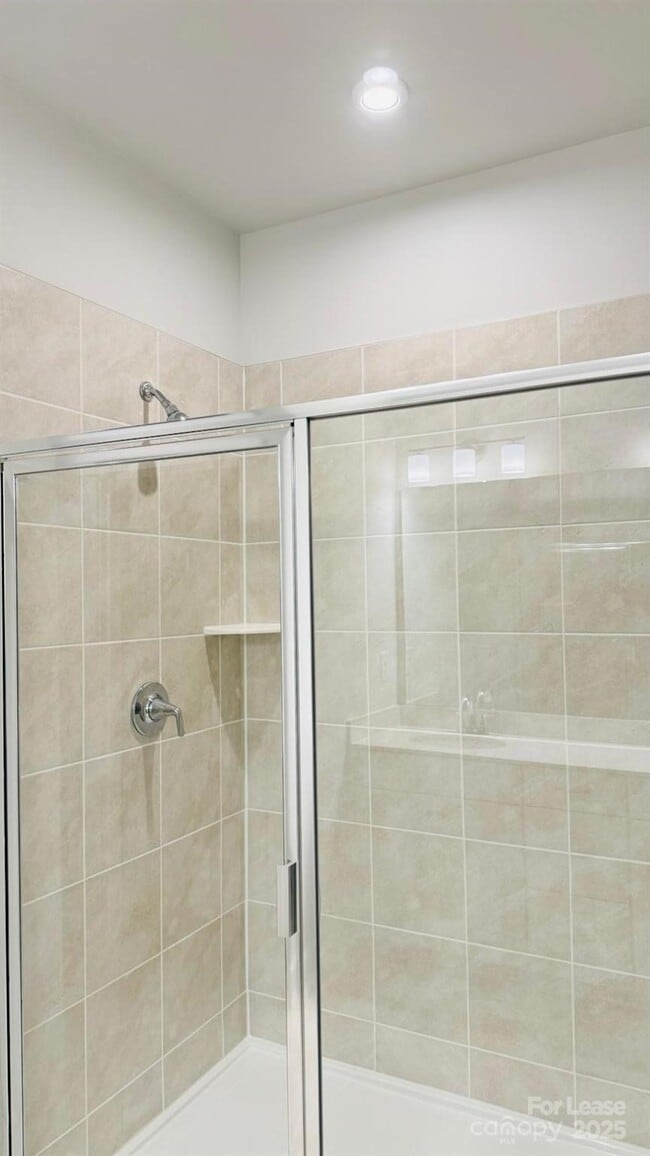 Building Photo - 9508 Munsing Dr