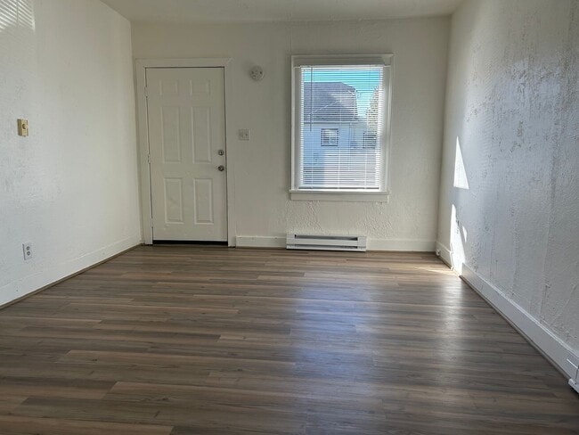 Building Photo - 513-515 23rd Street