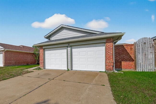 Building Photo - 6619 Misty Dale Dr