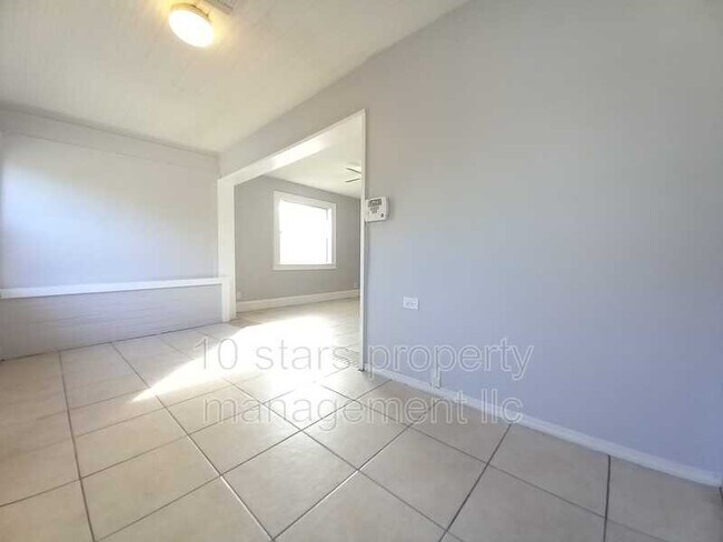 Building Photo - 3450 13th Ave S