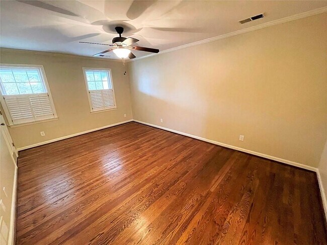 Building Photo - 1150 Falstaff Dr