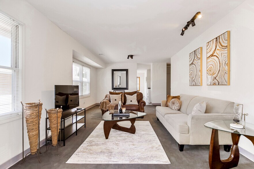 Living room - 621 W 43rd St