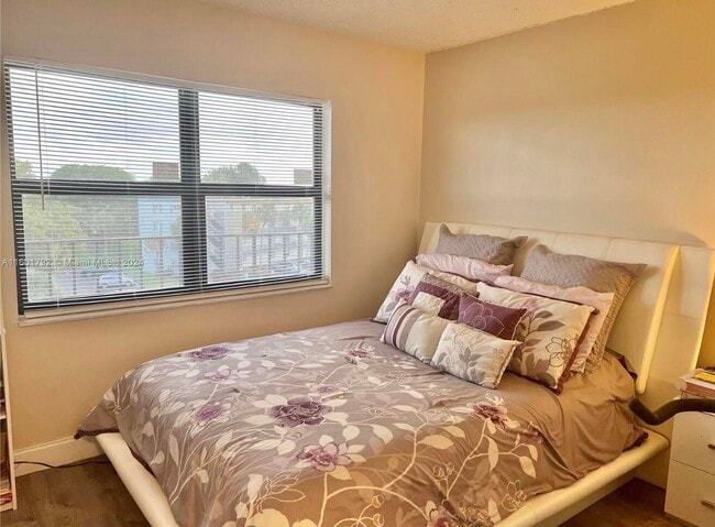 Building Photo - 9235 SW 8th St