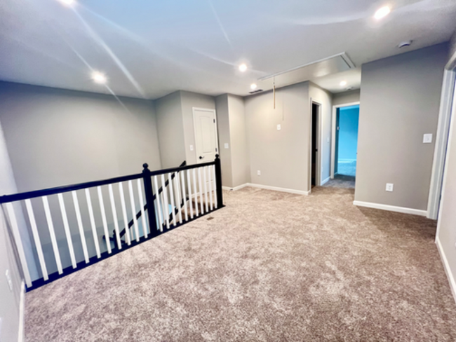 Building Photo - 372 Traminer Wy