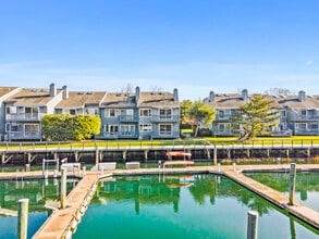 Building Photo - 1 Island Dr