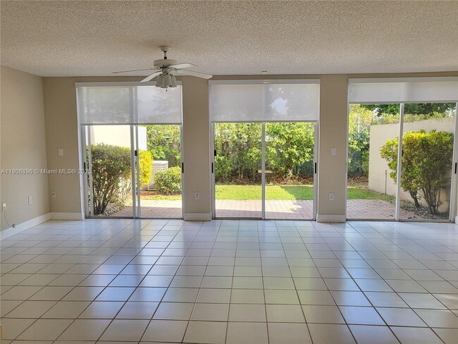 Building Photo - 10253 NW 52nd Ln