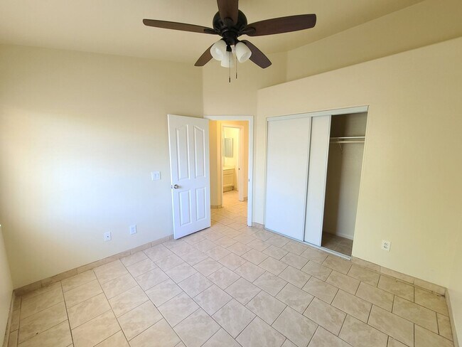 Building Photo - 1100 Dalila Ct