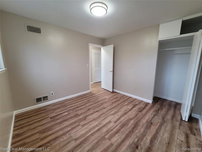 Building Photo - 2534 Depew Dr