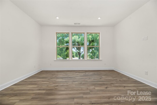 Building Photo - 116 Judson Ave