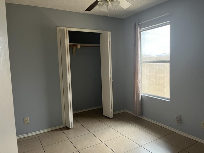 Building Photo - 821 Chalan Dr
