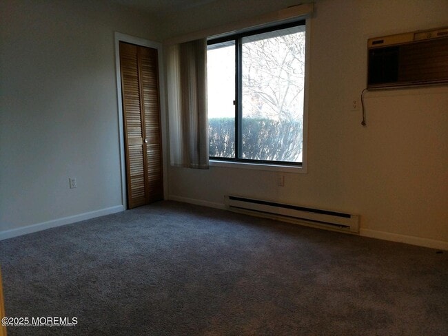 Building Photo - 137 Amberly Dr