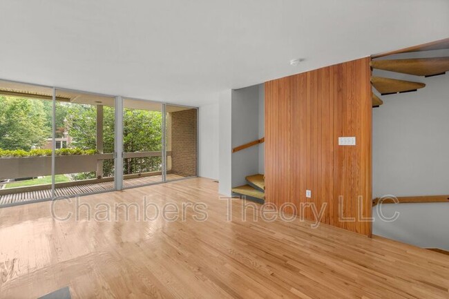 Building Photo - 11593 Maple Ridge Rd