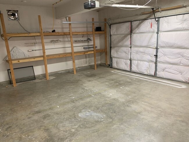 Building Photo - Beautiful 2 Story Home Ready To Be Called Home!