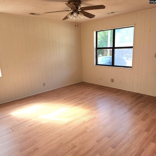 Building Photo - 713 Humphrey St