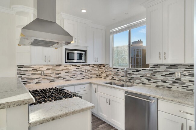 Building Photo - Palm Beverly Apartments