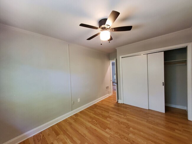 Building Photo - BH-fult1617-A