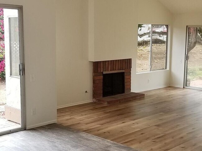 Building Photo - 1280 Fawnridge Dr