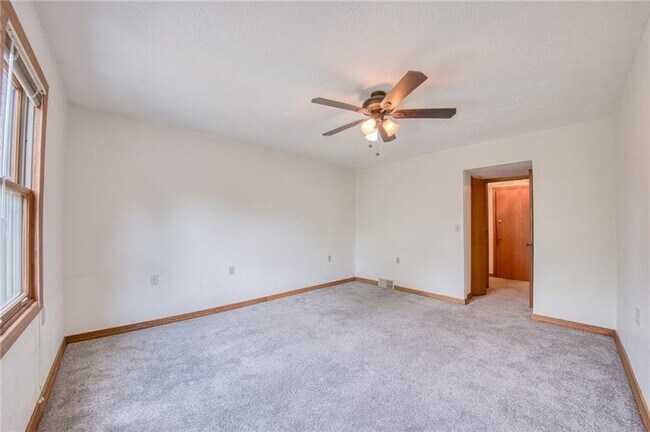 Building Photo - 4465 Mt Troy Rd Ext