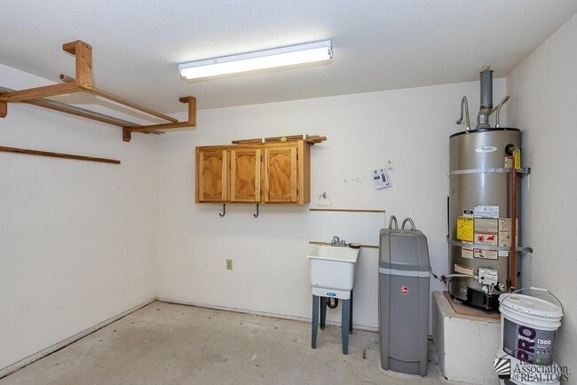 Building Photo - 12790 E 46th Dr