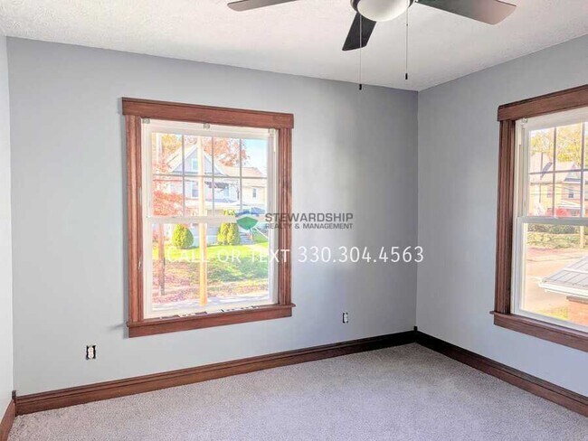 Building Photo - 750 Amherst Rd NE