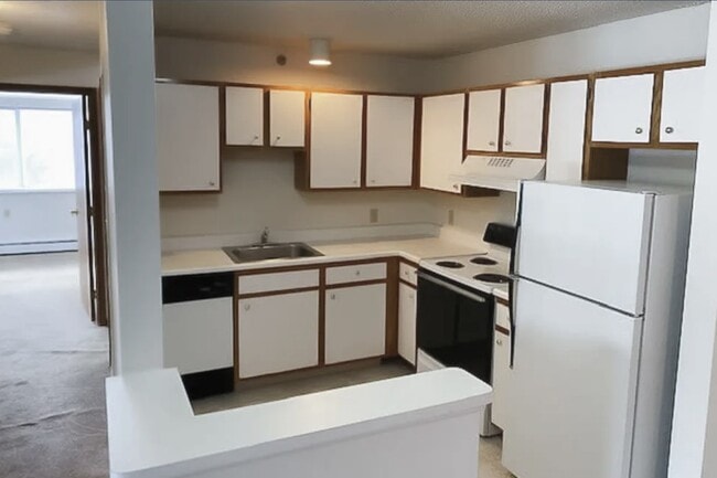 Building Photo - 2700 Marfitt Rd