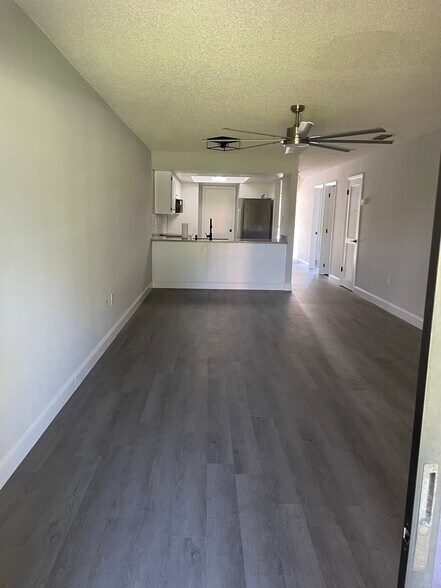 Building Photo - 1675 S Fiske Blvd
