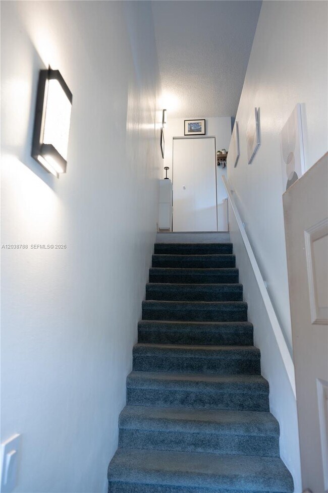 Building Photo - 508 Gardens Dr