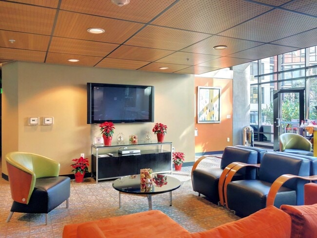 Building Photo - 1 Bed, 1 Bath + Storage - South Beach/SOMA...