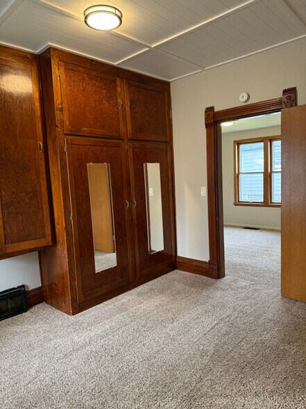 Building Photo - 809 McLean Ave