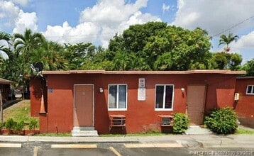 Building Photo - 829 NW 10th Terrace