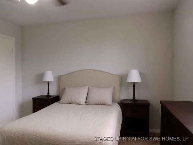 Building Photo - 501 S Holmes St