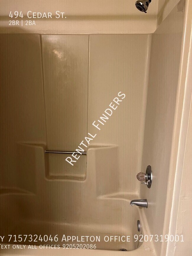 Building Photo - 494 Cedar St