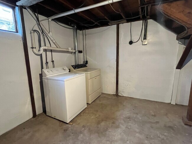 Building Photo - 509 W Crawford St