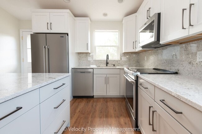 Building Photo - Remodel SW Redmond Home