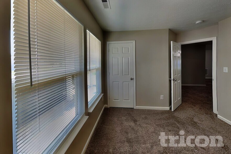 Building Photo - 7916 Amadeus Dr
