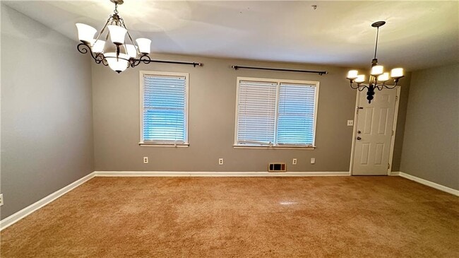 Building Photo - 364 Navarre Dr