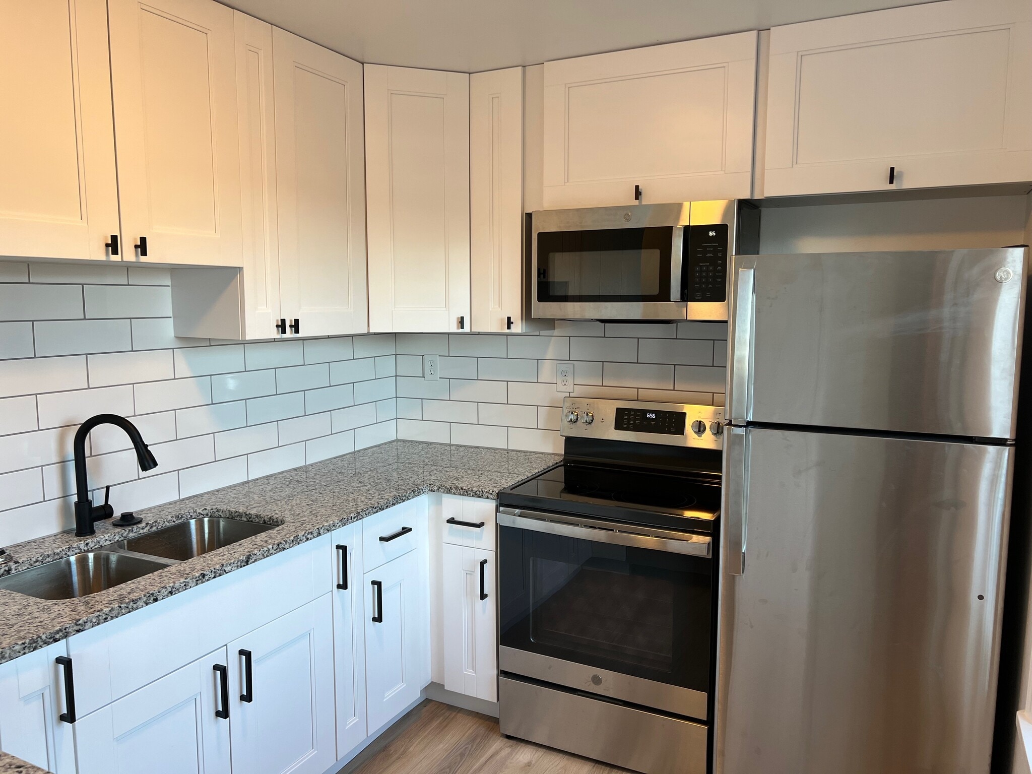 Building Photo - 9604 19th Bay St