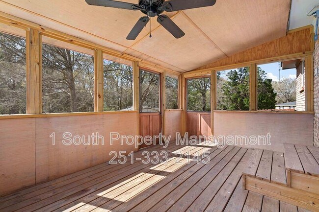 Building Photo - 8983 Larry Dr
