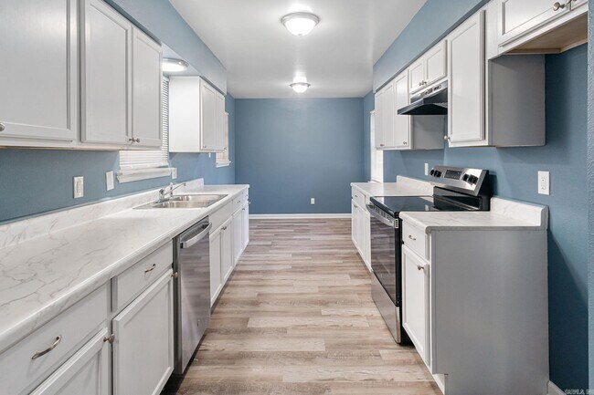 Building Photo - 5708 Alta Vista Dr
