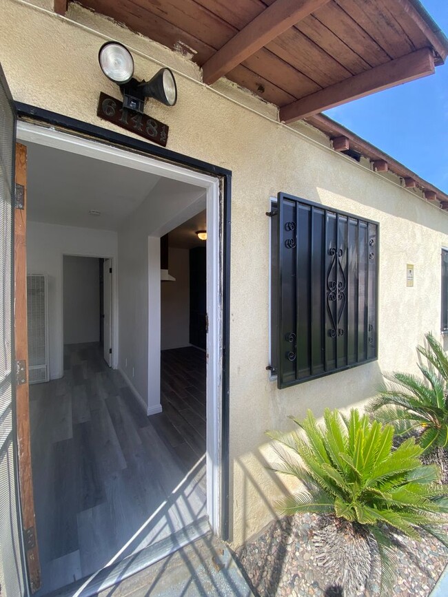 Building Photo - Cute 1 Bedroom ADU perfect for Single or S...