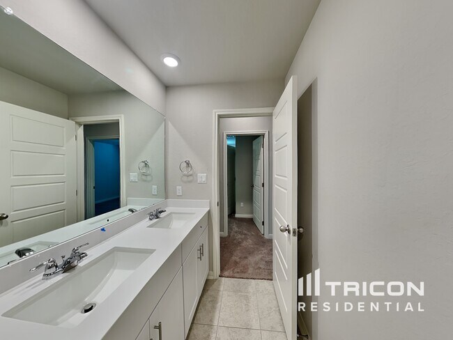 Building Photo - 5803 Nyla Wy